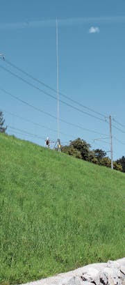 Beim Bahnhof Lichtensteig ist ein Antennenmast geplant. (Bild: Martin Knoepfel)