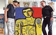 Arbeiten ausgezeichnet zusammen: Der Pop-Art-Künstler Marco De Lucca (links) und der bekannte Rheinecker Tattoo-Artist Dischy. (Bild: pd)