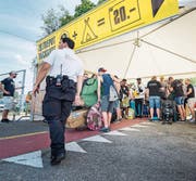 Verschärfte Kontrollen: Eingangsbereich des Open Air Frauenfeld. (Bild: Andrea Stalder (6. Juli 2016))