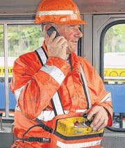 Lokführer Christian Frick steuert die Bühlerbahn per Fernbedienung.