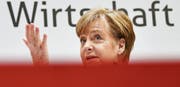 Kanzlerin Angela Merkel nach dem «Münchener Spitzengespräch der Deutschen Wirtschaft», einer hochkarätigen Talkrunde. (Bild: Philipp Guelland/EPA (München, 9. März 2018))