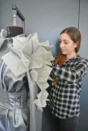 Stephanie Adlun, 23 Jahre: Studentin des Studiengangs Fashion Design an der Schweizerischen Textilfachschule (STF). (Bild: Pascal Düringer/STF)