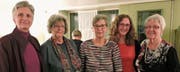 Treue Sängerinnen (v. l.): Esther Beyeler und Erika Bietenhader, 20 Jahre; Antoinette Steiger, neues Ehrenmitglied; Corinne Thomann, zehn Jahre, und Käthi Custer ist sogar 55 Jahre dabei. (Bild: pd)