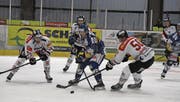 Der EHC Uzwil (blau) war gegen den EHC Chur absolut chancenlos. (Bild: David Metzger)