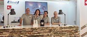 Sie betreuten den Stand an der Messe: Etan Axelrod, Verena Keller, Gabriela Keller sowie Alessandro Poncioni (von links). (Bild: PD)