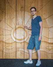 «Habe viel ausprobiert»: Daniel Kiefer startete seine Laufbahn als Pfarrer in Wittenbach. (Bild: Jil Lohse)