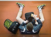 Am Swibro-Cup im Athletik Zentrum St. Gallen zeigt Michal Kubat (oben rechts) ein starkes Comeback und holt sich den dritten Platz. (Bilder: Benjamin Manser)