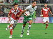 Nach dem Trainerwechsel hat Alain Wiss (Mitte) seinen Vertrag in St. Gallen bis 2019 verlängert. (Bild: Andy Müller/Freshfocus (Lugano, 29. Juli 2017))
