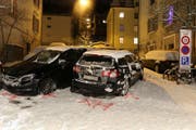 Vier Fahrzeuge rutschten ineinander. (Bild: Stapo SG)