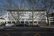 Das Haus Union dominiert das Stadtbild am Oberen Graben beim Schibenertor. (Bild: Michel Canonica)