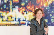 Mit ihren neuen Arbeiten in der Ausstellung «Spektrale» geht die St. Galler Künstlerin Beatrice Dörig einen «kräftigen» Schritt weiter. (Bild: Martin Preisser)