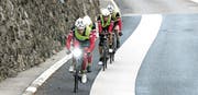 Das Viererteam von Cha Cha Cycling auf Siegeskurs an der Tortour 2015. (Bild: mediadesigner.ch)