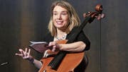 Vera Bauer bereitete den Besuchern mit ihrem Sprech- und Gesangsvortrag ein literarisch-musikalisches Vergnügen. (Bild: Ulrike Huber)