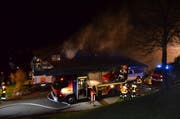 Die Feuerwehr konnte verhindern, dass sich das Feuer weiter ausbreitete. (Bild: Kapo AR)