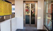 Die Glastüren wirken sich positiv auf das Sicherheitsempfinden der Liftbenützer aus. (Bild: rkf)