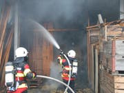 Der Brand im Strohlager konnte rasch gelöscht werden. (Bild: Kapo SG)