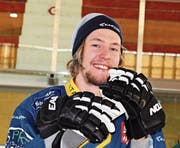 Er hat etwas gegen Manuel Holensteins Pläne: Lukas Sieber, hier im Dress des HC Davos. Er spielt jetzt beim EHC Chur und tritt in seiner Heimat an. (Bild: PD)