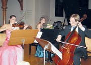 Freude am Musizieren: Das Trio Fontane mit Noelle Grüebler (Violine), Andrea Wiesli (Piano) und Jonas Kreienbühl (Cello). (Bild: fo)