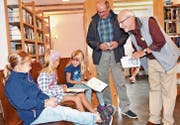 Die neuen Bibliotheksräume finden Anklang bei Gross und Klein. (Bild: Isabelle Kürsteiner)
