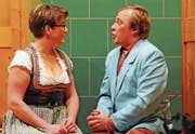 Mit ihnen gab es viel zu lachen: Leni Knaus als Mariann und ihr Heiratskandidat Jakob. (Bilder: Michael Hug)