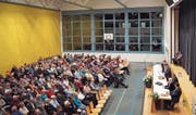 Grosser Andrang an der Bürgerversammlung von Oberuzwil in der Mehrzweckhalle Breite. (Bild: Angelina Donati)
