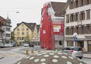 An der St. Gallerstrasse 23 (rot eingerüstet) gibt es bald eine weitere Pizzeria. (Bild: Johannes Wey)