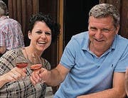 Ein Prosit: Martin Elser und Tamara Künzle.