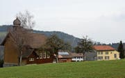 Das Haus «Stolz» (ganz rechts) befindet sich in unmittelbarer Nähe zur Müselbacher Kapelle. Es soll laut Kirchberger Kirchenverwaltung abgerissen werden und einem Kulturraum Platz machen, den wiederum der Dorfverein realisiert. (Bilder: Beat Lanzendorfer)