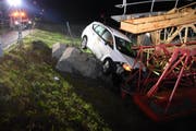 Nach dem Unfall stahlen sich die Insassen des Autos davon. (Bild: Kapo)