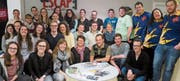 Die Mitglieder des Turnvereins Kirchberg lösten beim Teamanlass in Gruppen im Espace Room in St. Gallen knifflige Aufgaben. (Bild: PD)