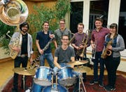 Die Funky Goats Brass Band probt für ihren nächsten Auftritt im März am Unterhaltungsabend der Bürgermusik Gams. (Bild: Corinne Hanselmann)