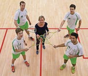 Die Chefin und ihre Leibgarde: Elisabeth Lamprecht konnte sich in dieser Saison auf Rudi Rohrmüller, Luca Wilhelmi (hinten von links), Yannick Wilhelmi und Aqeel Rehman (vorne von links) verlassen. (Bild: Robert Kucera)