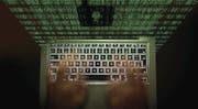 Die Ermittler wollen mithören und -lesen, wenn Kriminelle übers Internet kommunizieren. (Bild: fotolia)