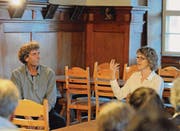 «Ich wollte keine Bombe platzen lassen!» Jan Kaeser im Gespräch mit Corinne Schatz. (Bild: Michael Hug)
