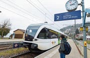 Ein Zug der S-Bahn-Linie 8 hält im Bahnhof Berlingen. (Bild: Donato Caspari)