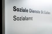Insgesamt 6'239 Privathaushalte beanspruchten 2016 mindestens einmal Leistungen der finanziellen Sozialhilfe der Gemeinde. (Bild: Benjamin Manser)