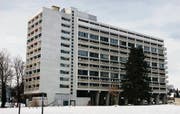Das Saurer-Hochhaus auf der Brühlwiese setzte vor fünfzig Jahren neue Massstäbe im Wohnungsbau – «Wohnmaschine» à la Le Corbusier. (Bild: Max Eichenberger)