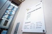 Der Eingangsbereich der Sozialen Dienste an der Rheinstrasse 6. (Bild: Andrea Stalder)