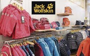 Neu im Kauf-Shop in Ebnat-Kappel: Outdoorbekleidung von Jack Wolfskin. (Bild: pd)