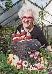 Dominique Kähler Schweizer strickt seit vier Jahren Lebensmittel in 3D. (Bild: Daniel Ammann)