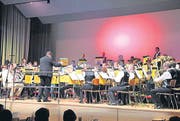 Blick aus dem Publikum auf den Musikverein Islikon-Gachnang. (Bild: Christof Lampart)