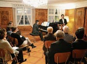 Fast im familiären Rahmen: das Konzert im Baronenhaus mit Tenor Benjamin Berweger und Pianist Sebastian Tortosa. (Bild: Carola Nadler)