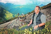 Suche nach dem «blauen Gold»: Urs Länzlinger, 57, Geschäftsführer der Valser Mineralquellen. (Bild: Daniel Ammann)