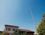 20 Meter hoch wird die Mobilfunkantenne beim Bahnhof Tägerwilen-Gottlieben, wenn es nach den Plänen der SBB geht. (Bild: Donato Caspari)