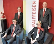 Die Vorsitzenden der vier Bankleitungen berichteten über ein weiteres erfolgreiches Jahr für die Raiffeisenbanken in der Region, von links: Bruno Schmid (Walenstadt), Sandro Uhlmann (Werdenberg), Monika Göldi (Sennwald) und Christof Ackermann (Sarganserland). (Bild: Thomas Schwizer)