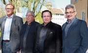 Die OK-Mitglieder Ueli Berger und Armin Eugster, Dirigent David Heer und Gemeindepräsident Erich Baumann. (Bild: Hannelore Bruderer)
