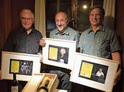 Walter Reich (Mitte) ist erster Ehrenpräsident, Werner Berger (links) und Franz Hardegger sind neue Ehrenmitglieder. (Bild: Pascal Hardegger)