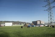 2016 wurde in Gossau (Bild) ein Durchgangsplatz abgelehnt, 2014 in Thal. Nun sollen im Fürstenland und im Rheintal dennoch Provisorien entstehen, genauso wie im Sarganserland. (Bild: Ralph Ribi (Archiv))