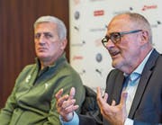Nationaltrainer Vladimir Petkovic (links) und Verbandschef Peter Gilliéron planen bereits die WM in Russland. (Bild: Georgios Kefalas/KEY)