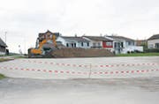 In gut einer Woche gehören die Parkplatzprobleme auf der Sonnmatt der Vergangenheit an – die neuen Parkplätze sind bezugsbereit. (Bilder: Beat Lanzendorfer)